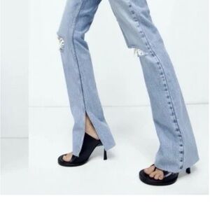 ZARA Slim Flare Jeans – NWT – Light Wash Distressed Split Hem – Size 4 (EUR 36)